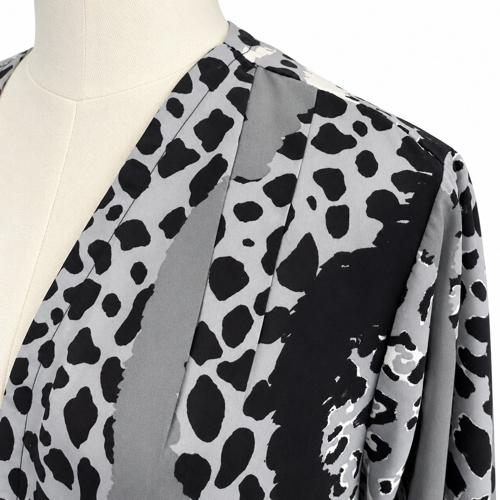 Bob Mackie Wearable Art Gray Leopard Print Open Front Cardigan Kimono Jacket L - Picture 4 of 7
